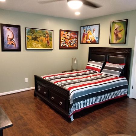 The Art Abbey Bed & Breakfast Houston Exterior photo